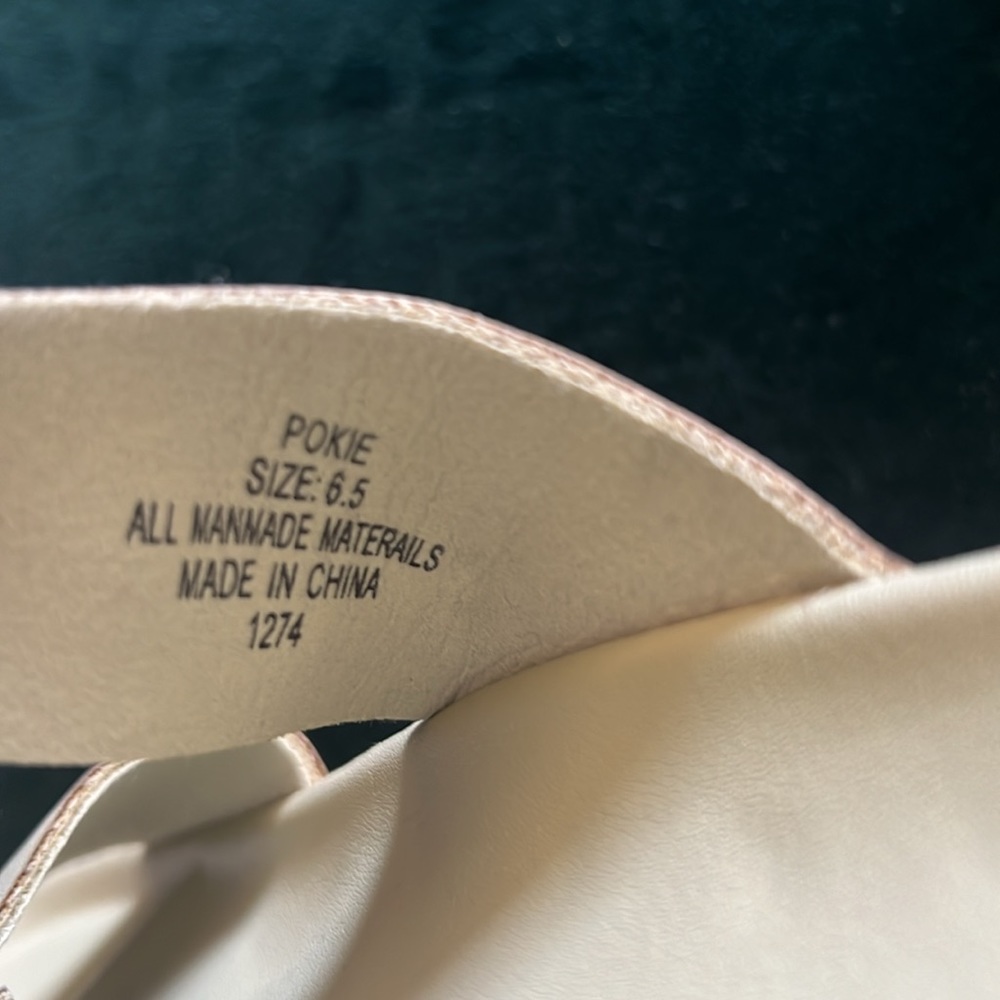 Steve Madden sandals. Pokey style size 6 1/2 used once. Beige mint color - Picture 4 of 4